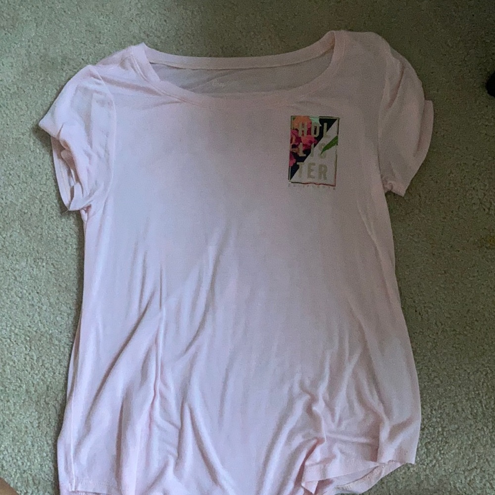 HOLLISTER GRAPHIC TEE SIZE XS